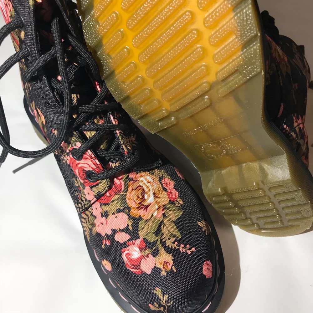 🚫SOLD🚫Dr. Martens floral fabric size 9 - Picture 5 of 6